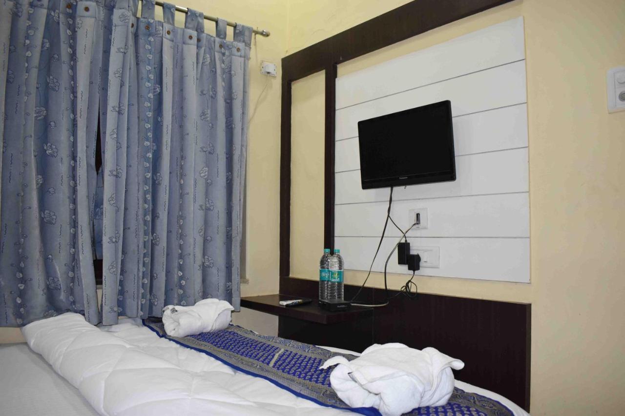 Hotel Mrk Varanasi Bagian luar foto