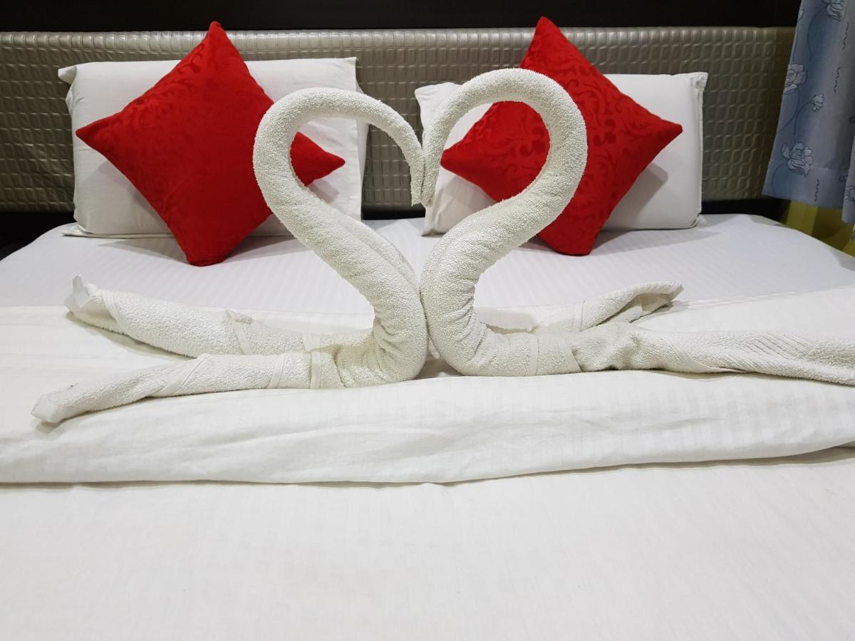 Hotel Mrk Varanasi Bagian luar foto